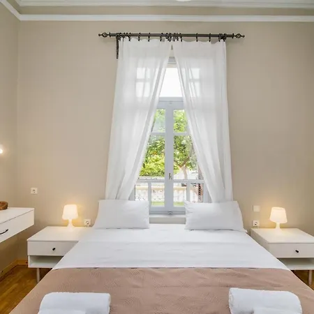 Cornelia's Garden Historic At Chania Center