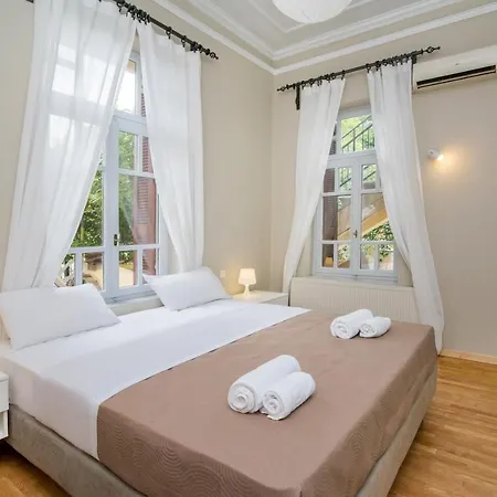 Cornelia's Garden Historic At Chania Center *